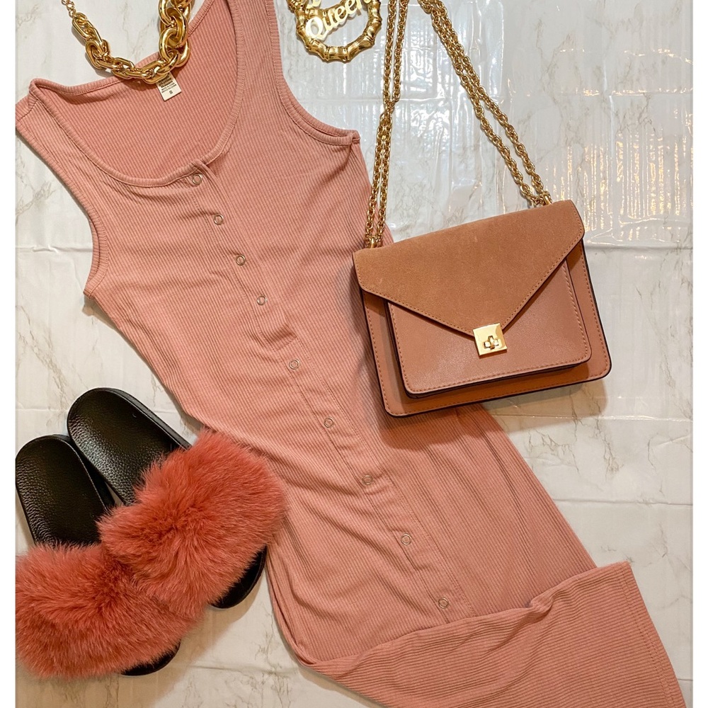 Ribbed pink knee length dress
